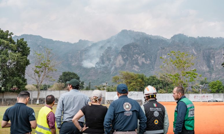 Reportan 70% de control en incendio forestal en Tepoztlán