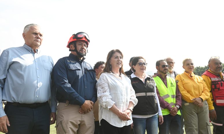 Combaten autoridades incendio en Tepoztlán