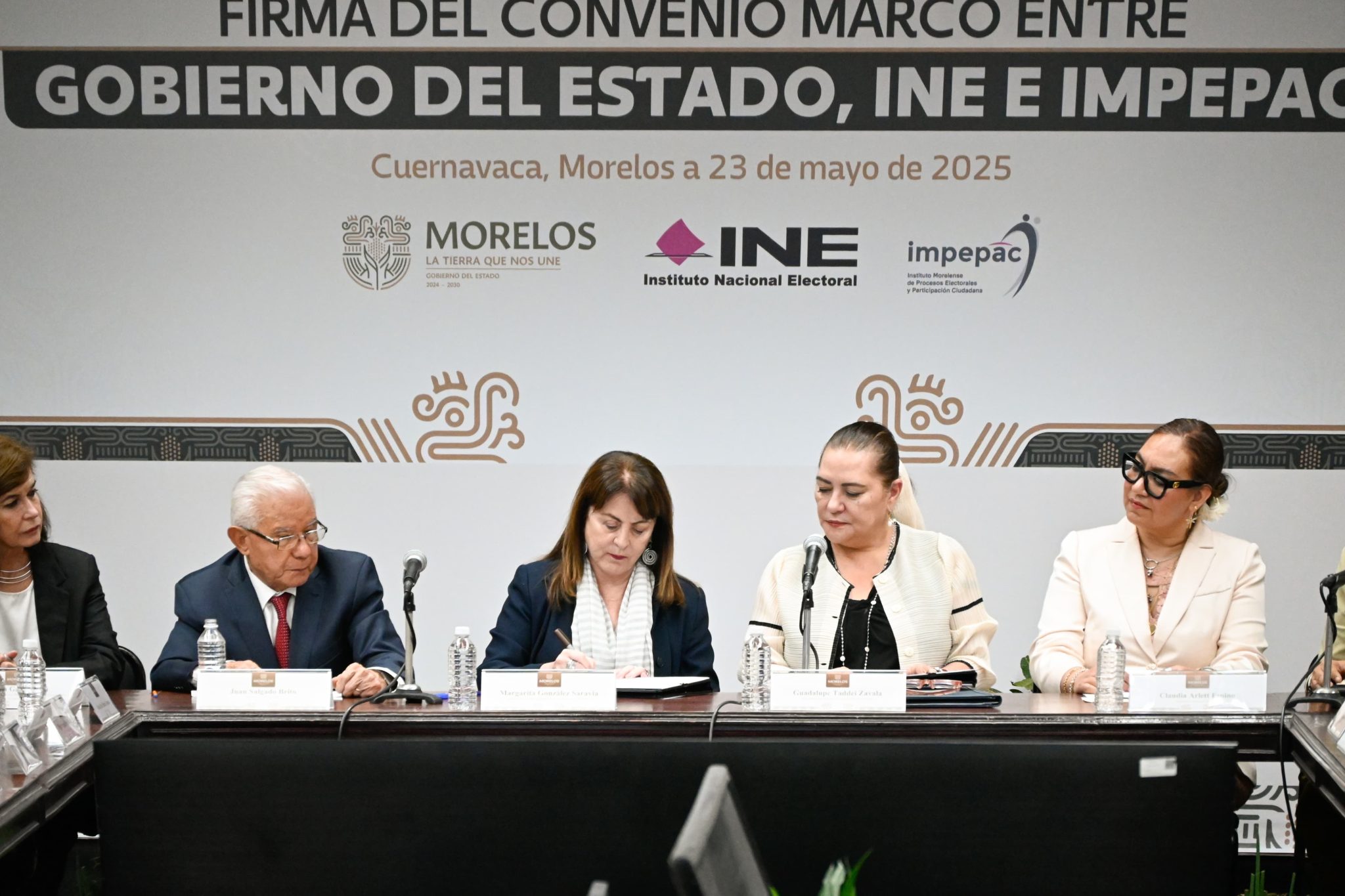 Firma Margarita convenio con INE para garantizar jornada este 1 de ...