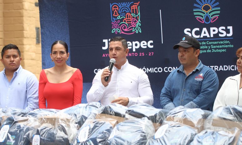 Cumple Eder Rodríguez acuerdos con Sindicato del Sistema de Agua Potable