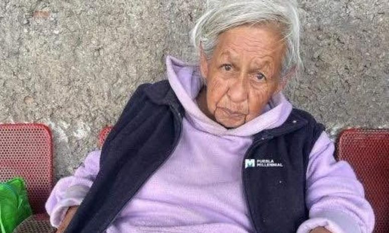 Puebla: hija de abuelita de la central llegó de Cuernavaca a reclamarla