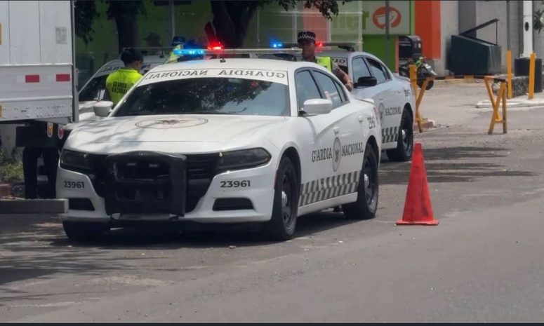 Frustran robo a tractocamión en Paso Exprés; detienen a 2