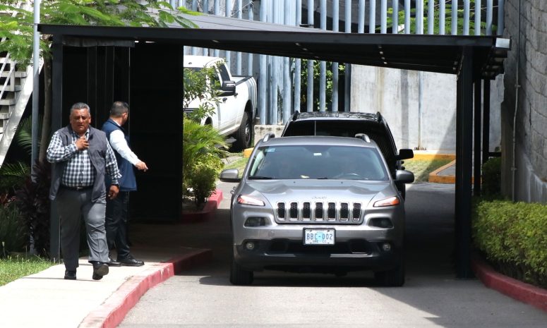 Entregan el cuerpo de Claudia Tacoronte a su padre