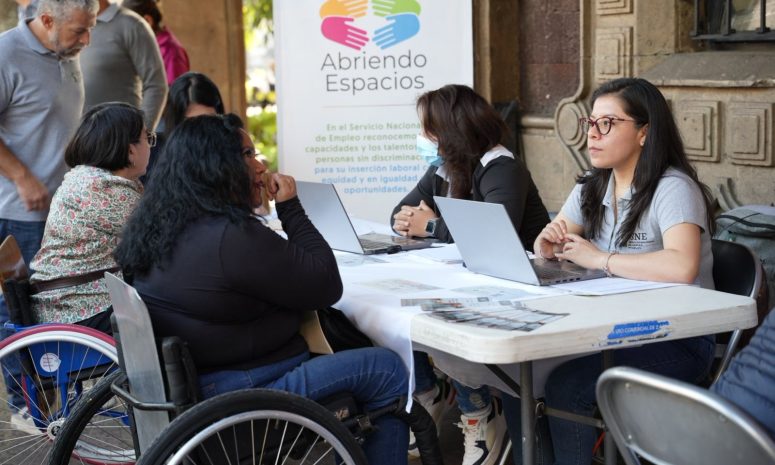 Cuestiona diputado falta de transporte y empleo para personas con discapacidad