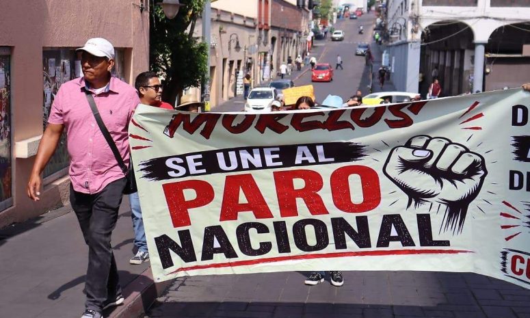 Paran docentes de nivel medio superior por adeudos en Morelos