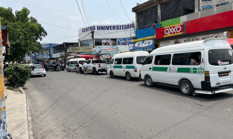 Reactivan transporte en zona oriente tras quema de unidades